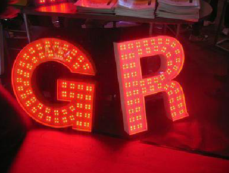 襄阳LED发光字常见的安装误区。